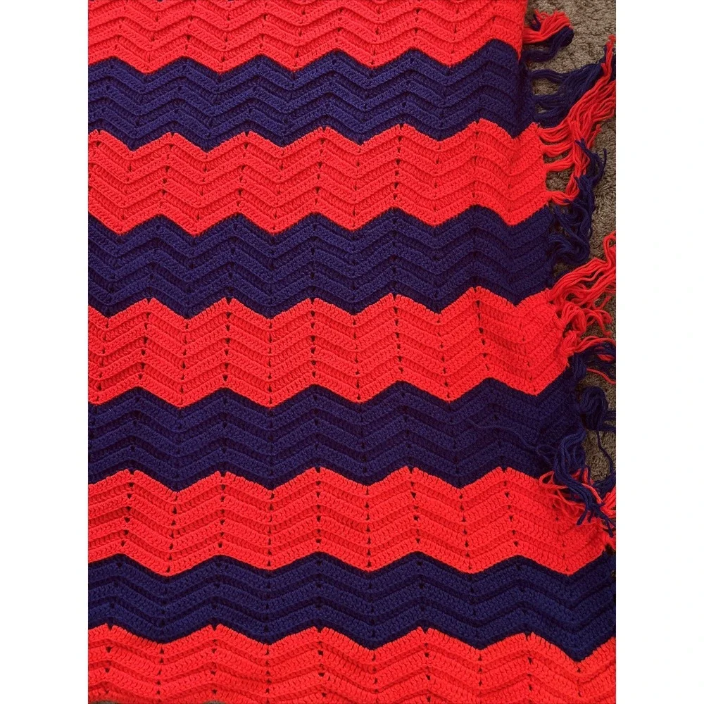 Vtg Hand Knit Zig Zag Granny  Afghan Blanket 68
